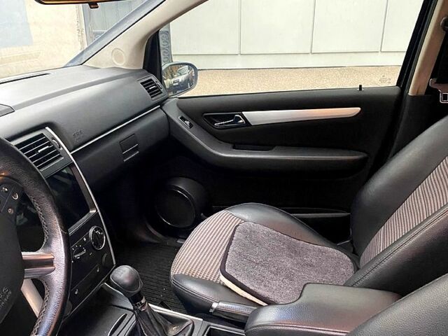 Мерседес Б-класс 2007 в Черкассах на Automoto.ua Черный Мерседес Б-класс, объемом двигателя 2 л и пробегом 270 тыс. км за 5700 $, фото 5 на Automoto.ua