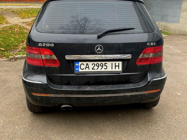 Мерседес Б-класс 2007 в Черкассах на Automoto.ua Черный Мерседес Б-класс, объемом двигателя 2 л и пробегом 270 тыс. км за 5700 $, фото 4 на Automoto.ua