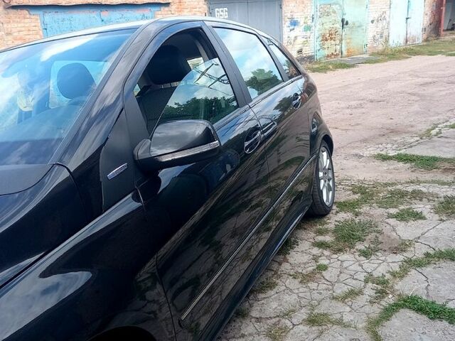 Чорний Мерседес Б-клас, об'ємом двигуна 1.5 л та пробігом 250 тис. км за 8000 $, фото 3 на Automoto.ua