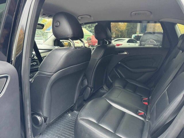 Черный Мерседес Б-класс, объемом двигателя 2 л и пробегом 190 тыс. км за 10900 $, фото 11 на Automoto.ua