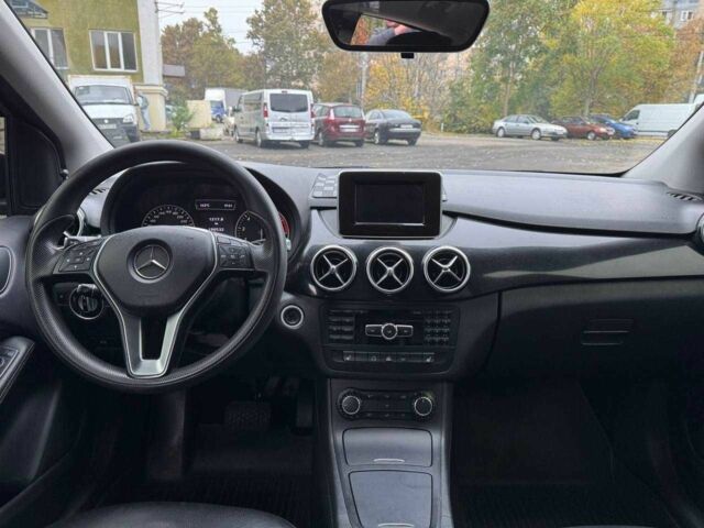 Черный Мерседес Б-класс, объемом двигателя 2 л и пробегом 190 тыс. км за 10900 $, фото 7 на Automoto.ua