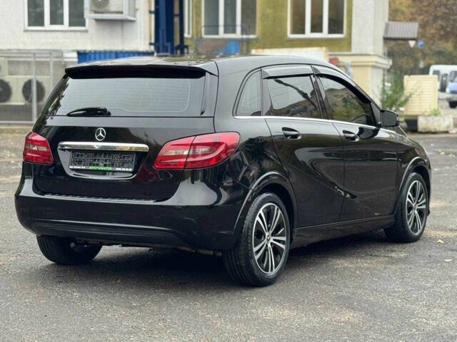 Черный Мерседес Б-класс, объемом двигателя 2 л и пробегом 190 тыс. км за 10900 $, фото 5 на Automoto.ua