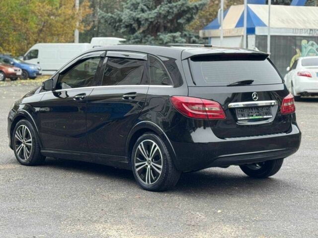 Черный Мерседес Б-класс, объемом двигателя 2 л и пробегом 190 тыс. км за 10900 $, фото 3 на Automoto.ua