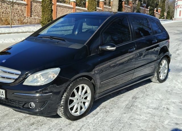 Черный Мерседес Б-класс, объемом двигателя 1.7 л и пробегом 313 тыс. км за 6200 $, фото 1 на Automoto.ua