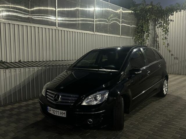 Чорний Мерседес Б-клас, об'ємом двигуна 2 л та пробігом 170 тис. км за 5700 $, фото 1 на Automoto.ua