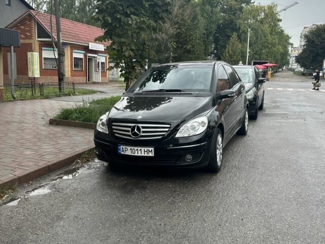 Чорний Мерседес Б-клас, об'ємом двигуна 2 л та пробігом 170 тис. км за 5700 $, фото 2 на Automoto.ua