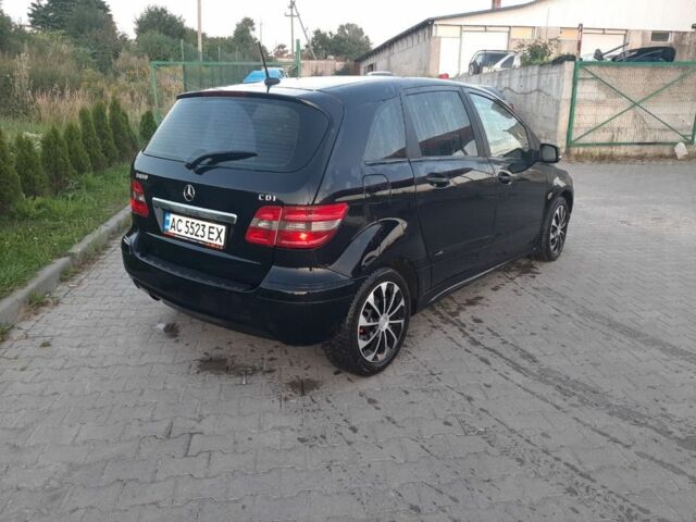 Мерседес Б-клас 2009 у Львові на Automoto.ua Чорний Мерседес Б-клас, об'ємом двигуна 2 л та пробігом 390 тис. км за 5800 $, фото 1 на Automoto.ua