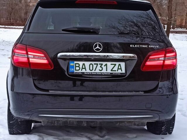 Чорний Мерседес Б-клас, об'ємом двигуна 0 л та пробігом 105 тис. км за 11500 $, фото 6 на Automoto.ua