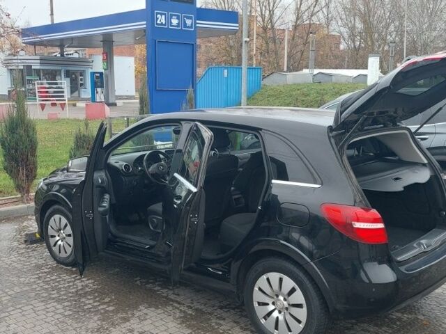 Чорний Мерседес Б-клас, об'ємом двигуна 0 л та пробігом 122 тис. км за 9999 $, фото 10 на Automoto.ua
