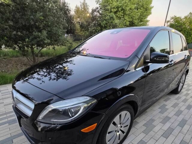 Черный Мерседес Б-класс, объемом двигателя 0 л и пробегом 70 тыс. км за 9000 $, фото 2 на Automoto.ua