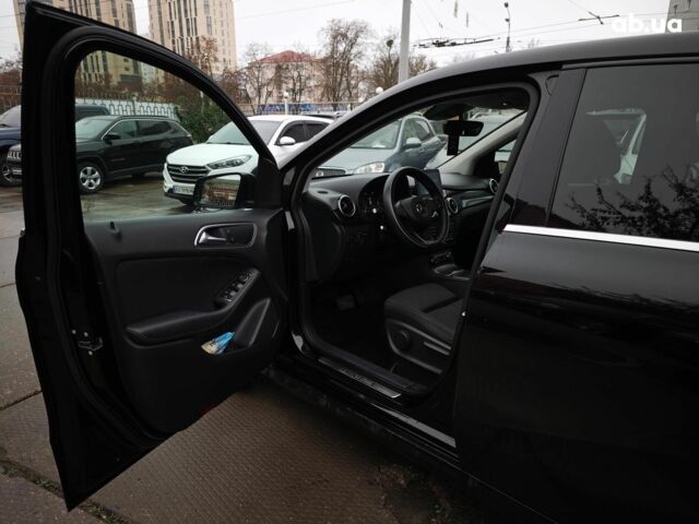 Чорний Мерседес Б-клас, об'ємом двигуна 0 л та пробігом 76 тис. км за 11790 $, фото 18 на Automoto.ua