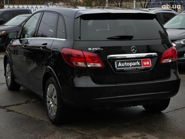 Чорний Мерседес Б-клас, об'ємом двигуна 0 л та пробігом 76 тис. км за 11790 $, фото 9 на Automoto.ua