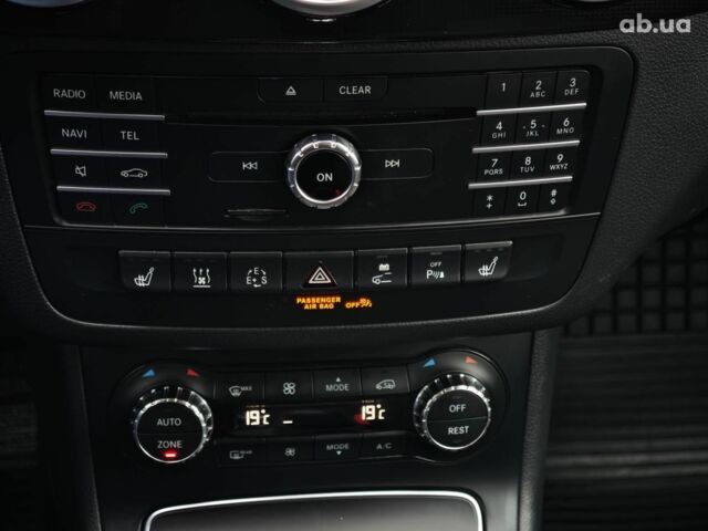 Чорний Мерседес Б-клас, об'ємом двигуна 0 л та пробігом 76 тис. км за 11790 $, фото 29 на Automoto.ua