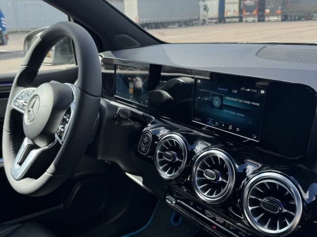 Чорний Мерседес Б-клас, об'ємом двигуна 2 л та пробігом 190 тис. км за 18800 $, фото 6 на Automoto.ua