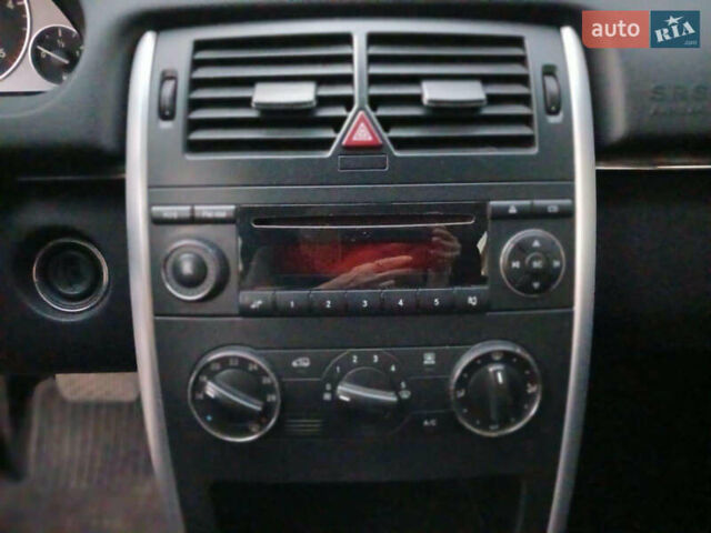 Коричневый Мерседес Б-класс, объемом двигателя 2 л и пробегом 320 тыс. км за 4000 $, фото 7 на Automoto.ua