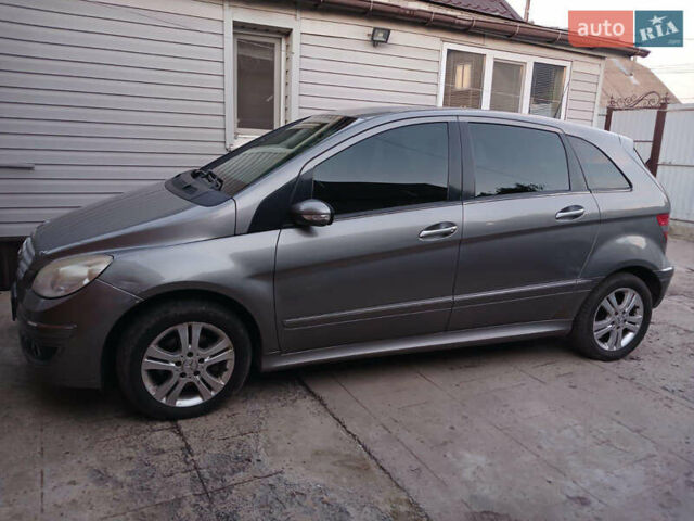 Коричневый Мерседес Б-класс, объемом двигателя 2 л и пробегом 320 тыс. км за 4000 $, фото 1 на Automoto.ua