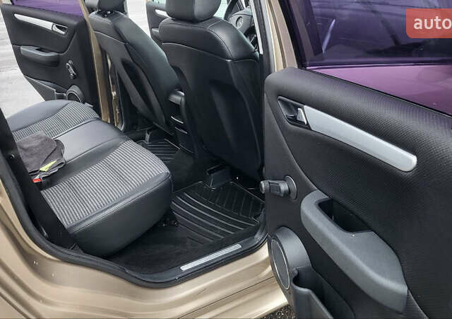 Коричневий Мерседес Б-клас, об'ємом двигуна 1.7 л та пробігом 221 тис. км за 6880 $, фото 26 на Automoto.ua