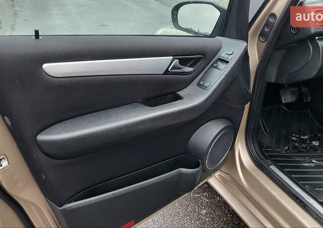 Коричневий Мерседес Б-клас, об'ємом двигуна 1.7 л та пробігом 221 тис. км за 6880 $, фото 15 на Automoto.ua