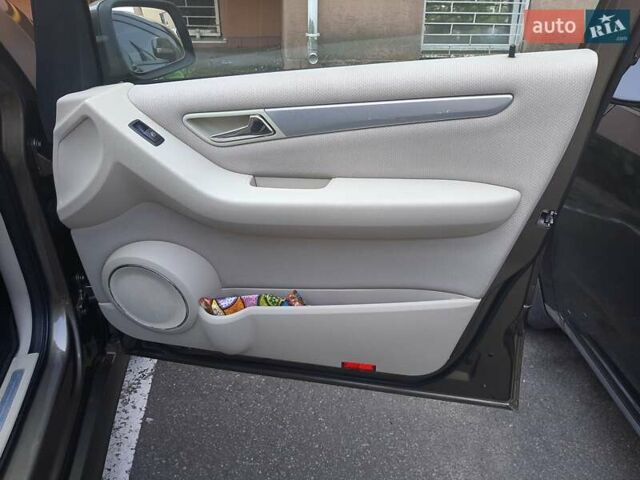 Коричневий Мерседес Б-клас, об'ємом двигуна 1.99 л та пробігом 355 тис. км за 6200 $, фото 16 на Automoto.ua