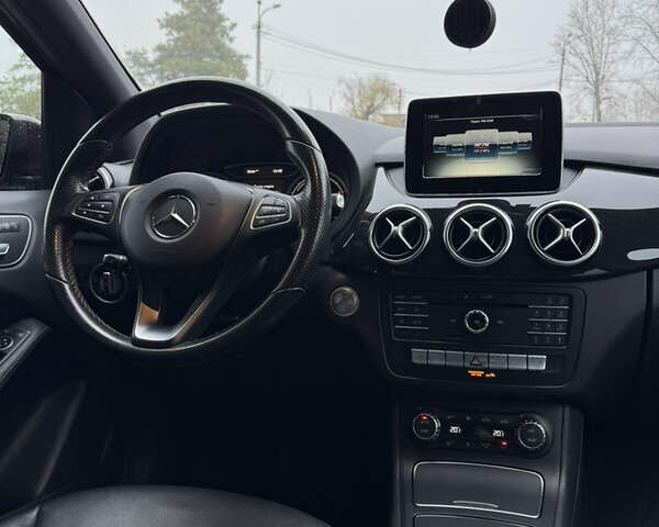 Коричневий Мерседес Б-клас, об'ємом двигуна 0 л та пробігом 125 тис. км за 9900 $, фото 12 на Automoto.ua