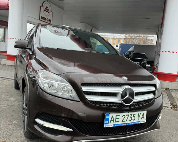 Коричневий Мерседес Б-клас, об'ємом двигуна 0 л та пробігом 125 тис. км за 9900 $, фото 1 на Automoto.ua