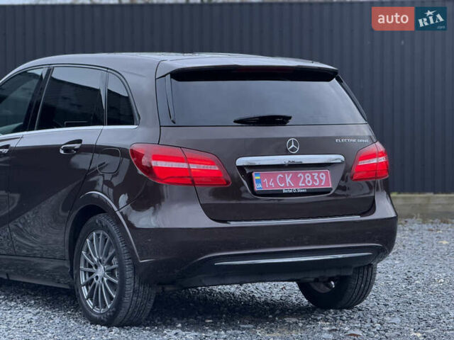 Коричневый Мерседес Б-класс, объемом двигателя 0 л и пробегом 99 тыс. км за 10450 $, фото 17 на Automoto.ua