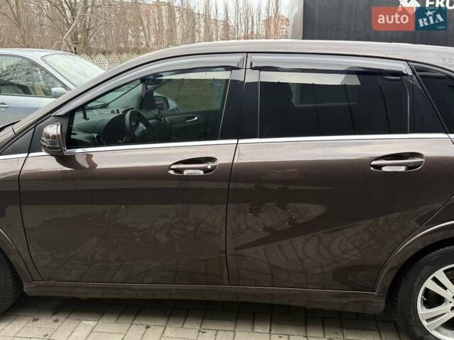 Коричневий Мерседес Б-клас, об'ємом двигуна 0 л та пробігом 99 тис. км за 11000 $, фото 12 на Automoto.ua