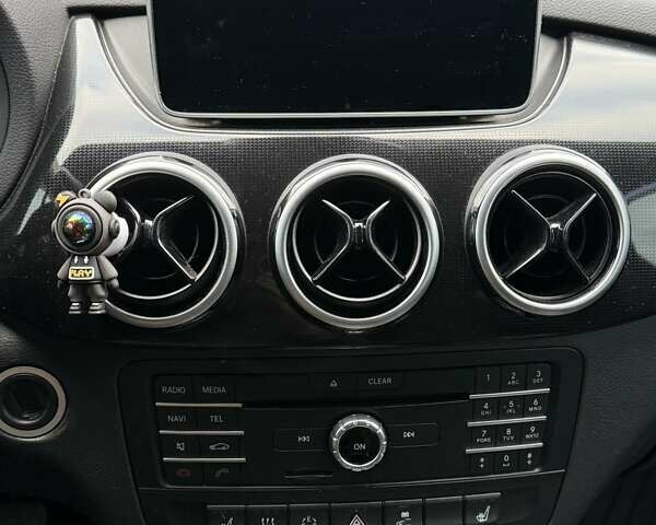 Коричневий Мерседес Б-клас, об'ємом двигуна 0 л та пробігом 99 тис. км за 11000 $, фото 14 на Automoto.ua