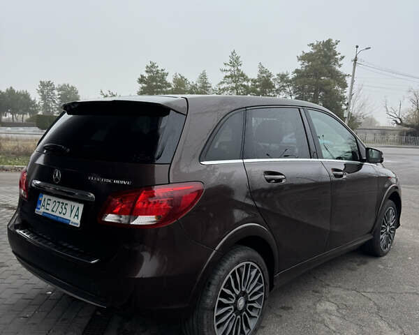 Коричневий Мерседес Б-клас, об'ємом двигуна 0 л та пробігом 125 тис. км за 9900 $, фото 6 на Automoto.ua