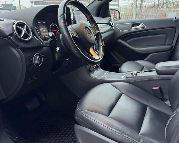 Коричневий Мерседес Б-клас, об'ємом двигуна 0 л та пробігом 125 тис. км за 9900 $, фото 13 на Automoto.ua