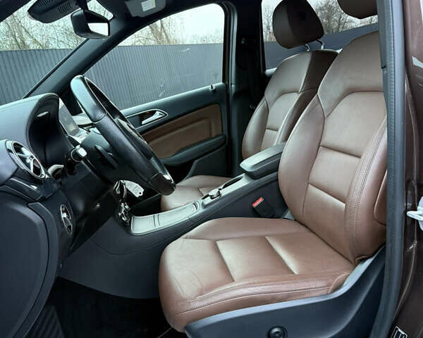 Коричневый Мерседес Б-класс, объемом двигателя 0 л и пробегом 99 тыс. км за 10450 $, фото 30 на Automoto.ua