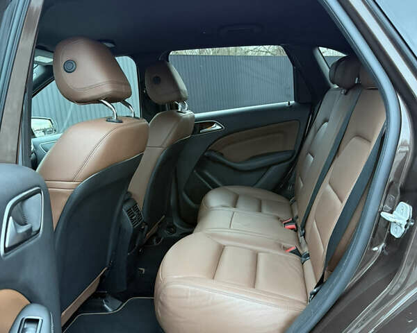 Коричневый Мерседес Б-класс, объемом двигателя 0 л и пробегом 99 тыс. км за 10450 $, фото 35 на Automoto.ua