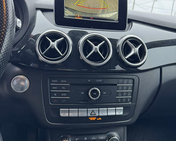 Коричневий Мерседес Б-клас, об'ємом двигуна 0 л та пробігом 125 тис. км за 9900 $, фото 19 на Automoto.ua