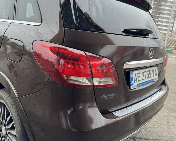 Коричневий Мерседес Б-клас, об'ємом двигуна 0 л та пробігом 125 тис. км за 9900 $, фото 28 на Automoto.ua