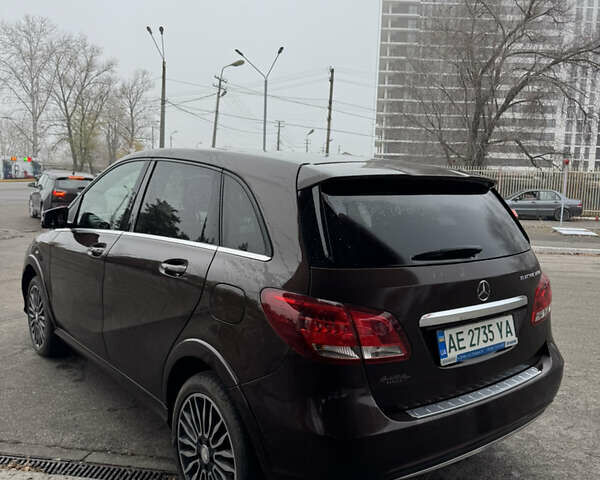 Коричневий Мерседес Б-клас, об'ємом двигуна 0 л та пробігом 125 тис. км за 9900 $, фото 4 на Automoto.ua