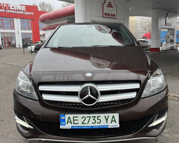 Коричневий Мерседес Б-клас, об'ємом двигуна 0 л та пробігом 125 тис. км за 9900 $, фото 2 на Automoto.ua