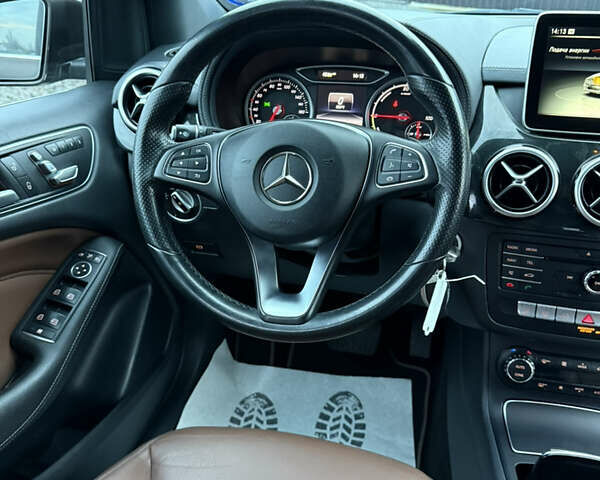 Коричневый Мерседес Б-класс, объемом двигателя 0 л и пробегом 99 тыс. км за 10450 $, фото 25 на Automoto.ua