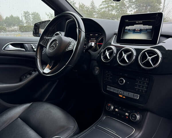 Коричневий Мерседес Б-клас, об'ємом двигуна 0 л та пробігом 125 тис. км за 9900 $, фото 8 на Automoto.ua