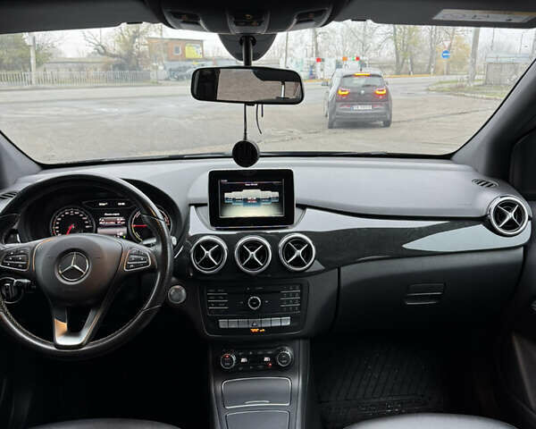 Коричневий Мерседес Б-клас, об'ємом двигуна 0 л та пробігом 125 тис. км за 9900 $, фото 11 на Automoto.ua