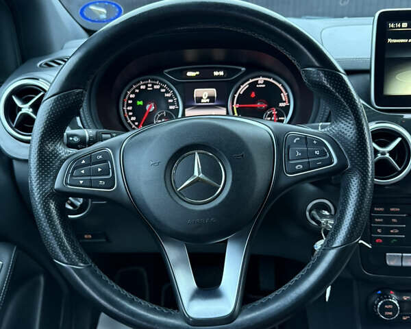 Коричневый Мерседес Б-класс, объемом двигателя 0 л и пробегом 99 тыс. км за 10450 $, фото 29 на Automoto.ua