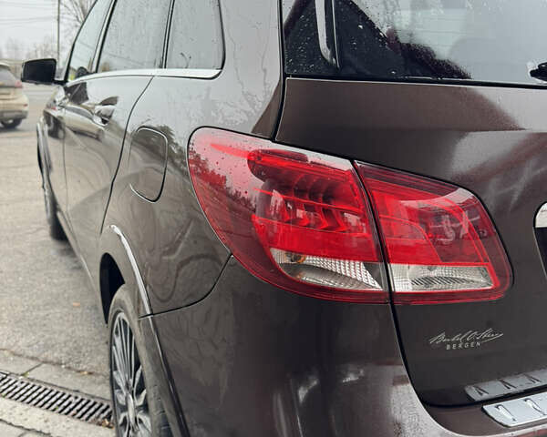 Коричневий Мерседес Б-клас, об'ємом двигуна 0 л та пробігом 125 тис. км за 9900 $, фото 27 на Automoto.ua