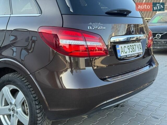 Коричневий Мерседес Б-клас, об'ємом двигуна 0 л та пробігом 100 тис. км за 11600 $, фото 17 на Automoto.ua