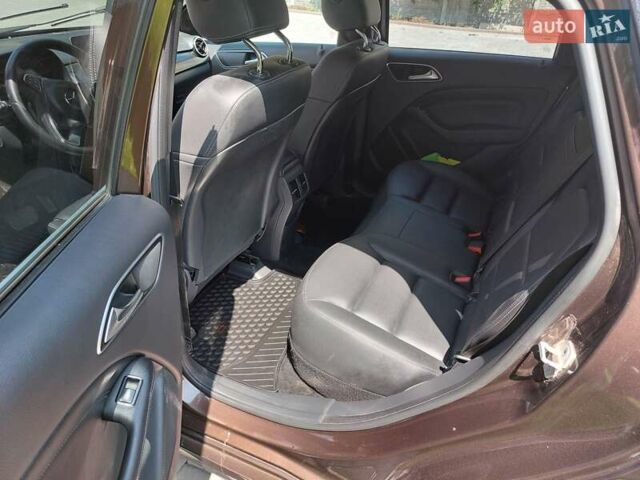 Коричневий Мерседес Б-клас, об'ємом двигуна 0 л та пробігом 130 тис. км за 12500 $, фото 7 на Automoto.ua