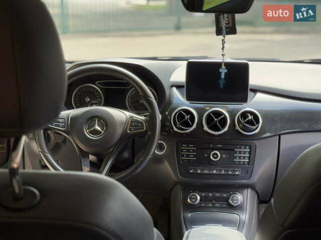 Коричневый Мерседес Б-класс, объемом двигателя 0 л и пробегом 115 тыс. км за 12100 $, фото 6 на Automoto.ua