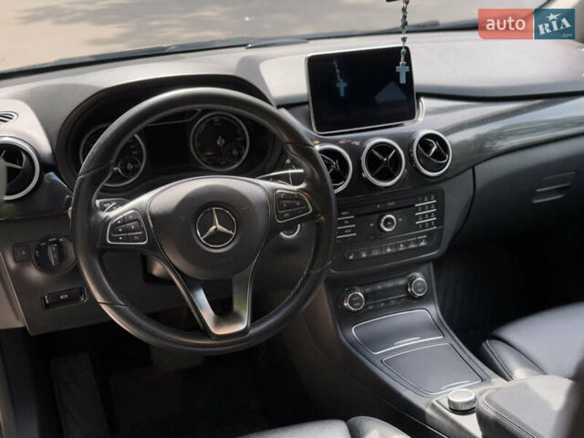 Коричневый Мерседес Б-класс, объемом двигателя 0 л и пробегом 115 тыс. км за 12100 $, фото 7 на Automoto.ua