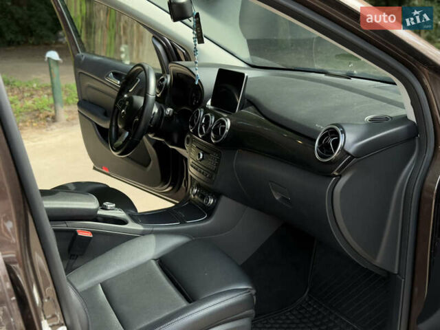 Коричневый Мерседес Б-класс, объемом двигателя 0 л и пробегом 115 тыс. км за 12100 $, фото 9 на Automoto.ua