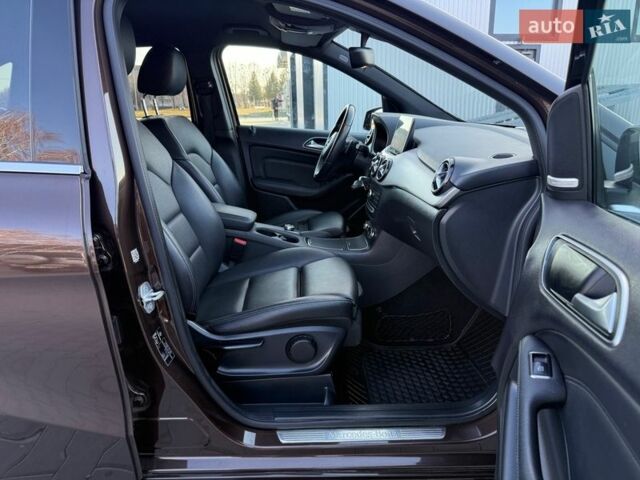 Коричневий Мерседес Б-клас, об'ємом двигуна 0 л та пробігом 100 тис. км за 11600 $, фото 29 на Automoto.ua