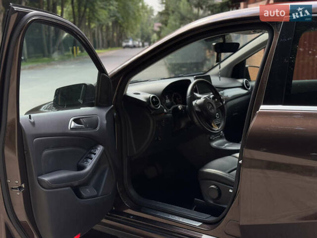 Коричневый Мерседес Б-класс, объемом двигателя 0 л и пробегом 115 тыс. км за 12100 $, фото 21 на Automoto.ua