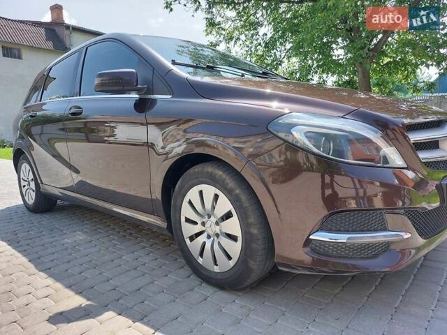 Коричневий Мерседес Б-клас, об'ємом двигуна 0 л та пробігом 130 тис. км за 12500 $, фото 2 на Automoto.ua