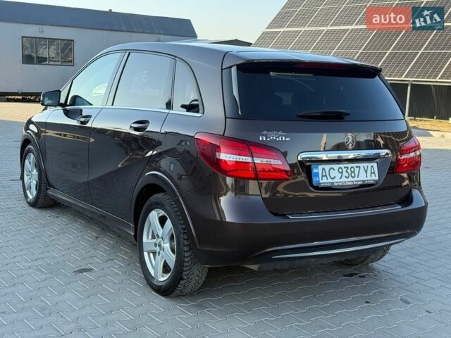 Коричневий Мерседес Б-клас, об'ємом двигуна 0 л та пробігом 100 тис. км за 11600 $, фото 18 на Automoto.ua